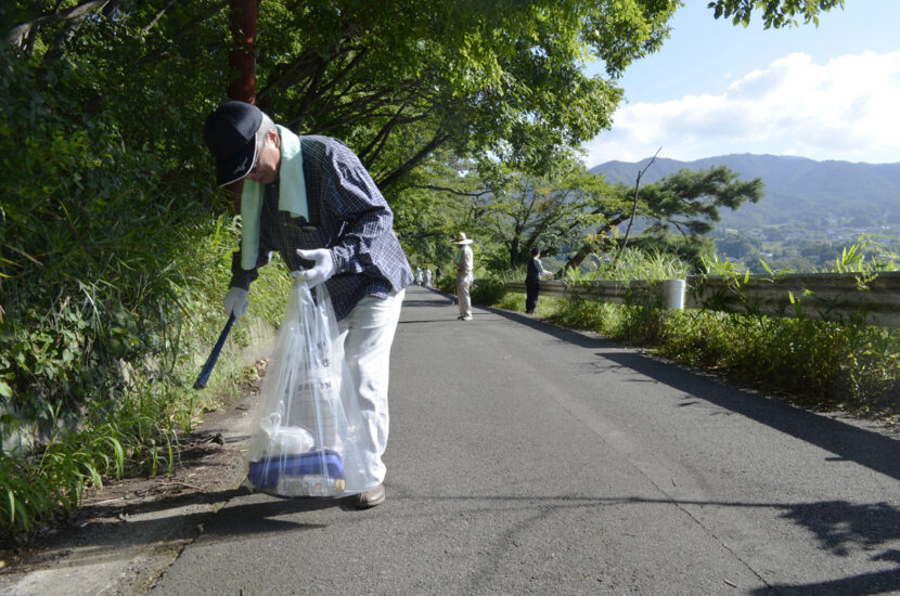 千代田湖、矢木羽湖を清掃
