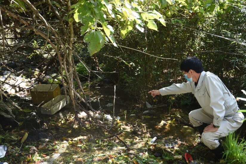 生活ごみ不法投棄　「水のまち」の川守れ