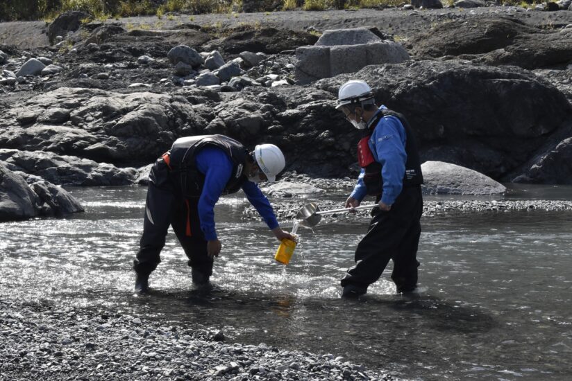 富士川１６ヵ所で採水　水質再調査　へ