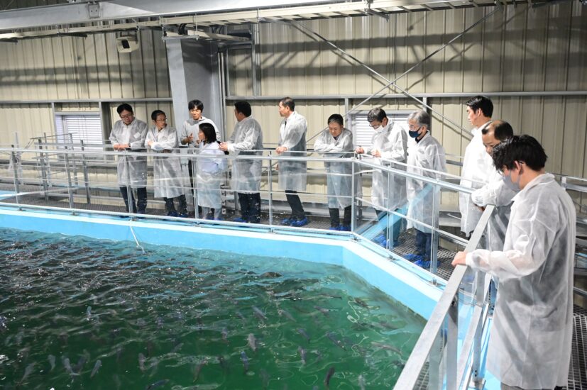 地下水使った魚の養殖 40人が学ぶ