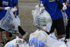 神明の花火大会　周辺にごみ４トン