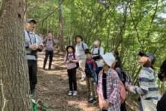 森林の持続的な活用を親子で学ぶ
